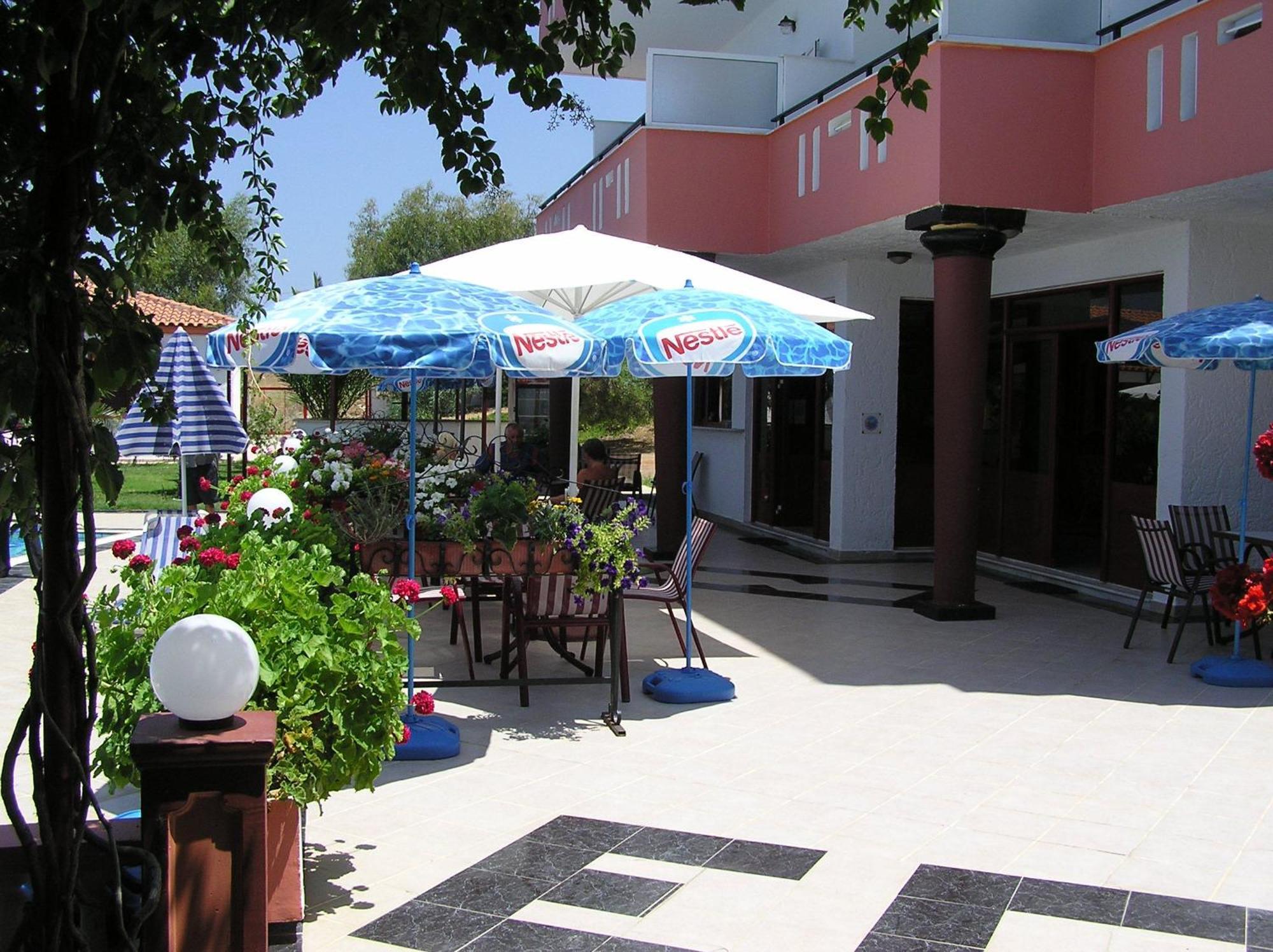 Knossos Aparthotel Pánormos Екстериор снимка