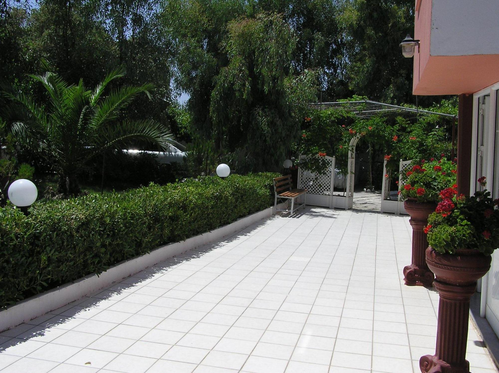 Knossos Aparthotel Pánormos Екстериор снимка