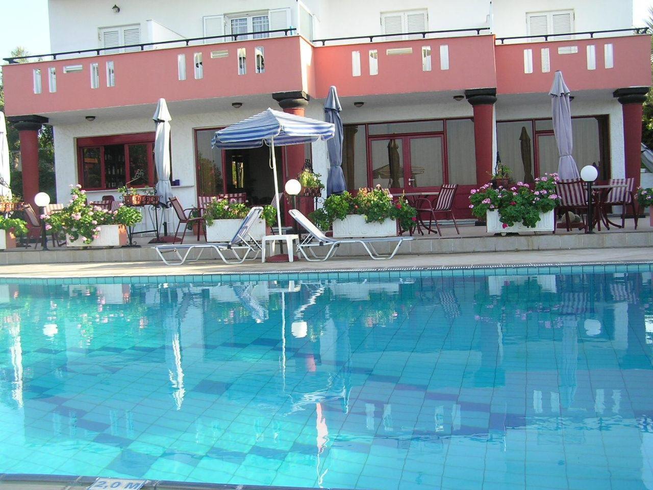 Knossos Aparthotel Pánormos Екстериор снимка