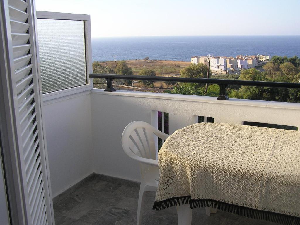 Knossos Aparthotel Pánormos Екстериор снимка