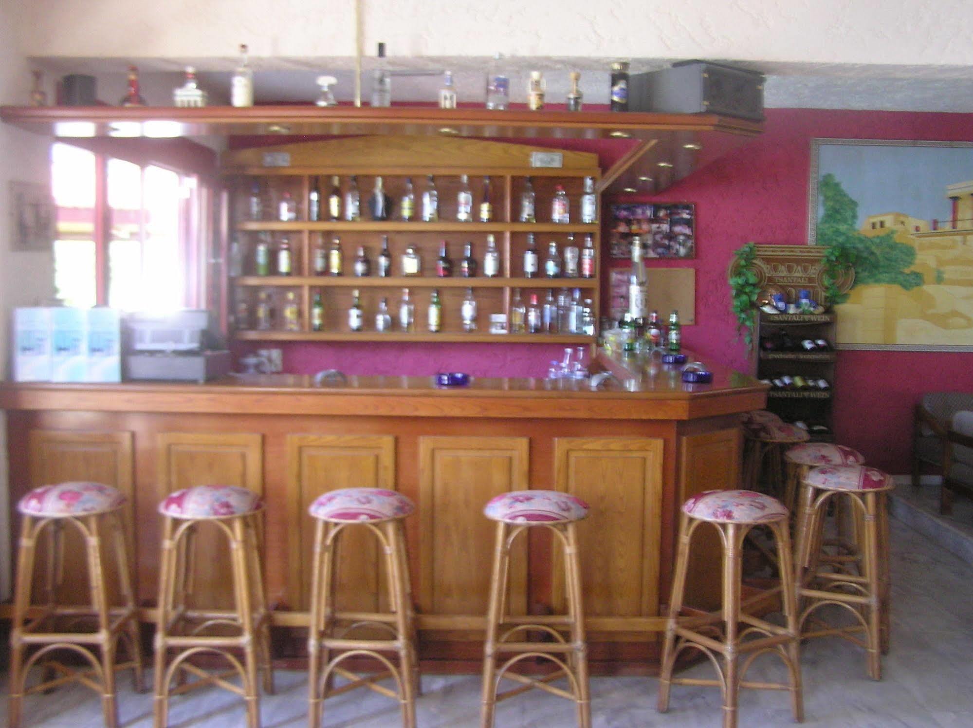 Knossos Aparthotel Pánormos Екстериор снимка
